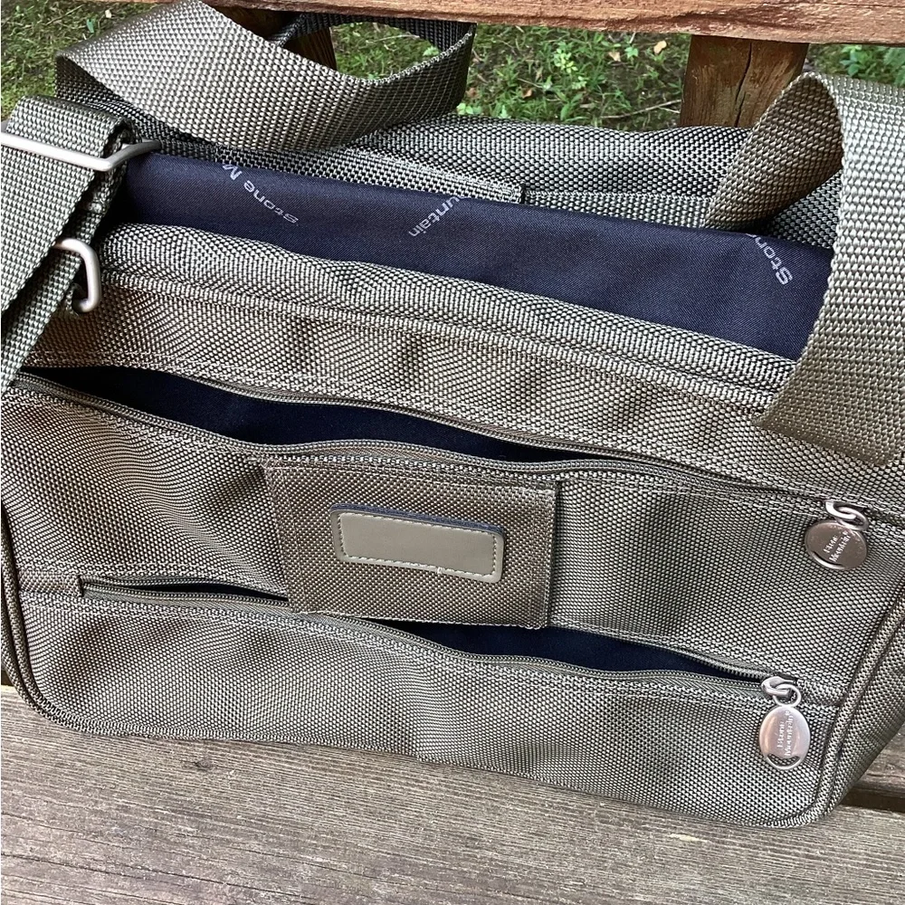 Stone Mountain 🆕WOT travel bag,tons of storage compartments, nylon carry strap